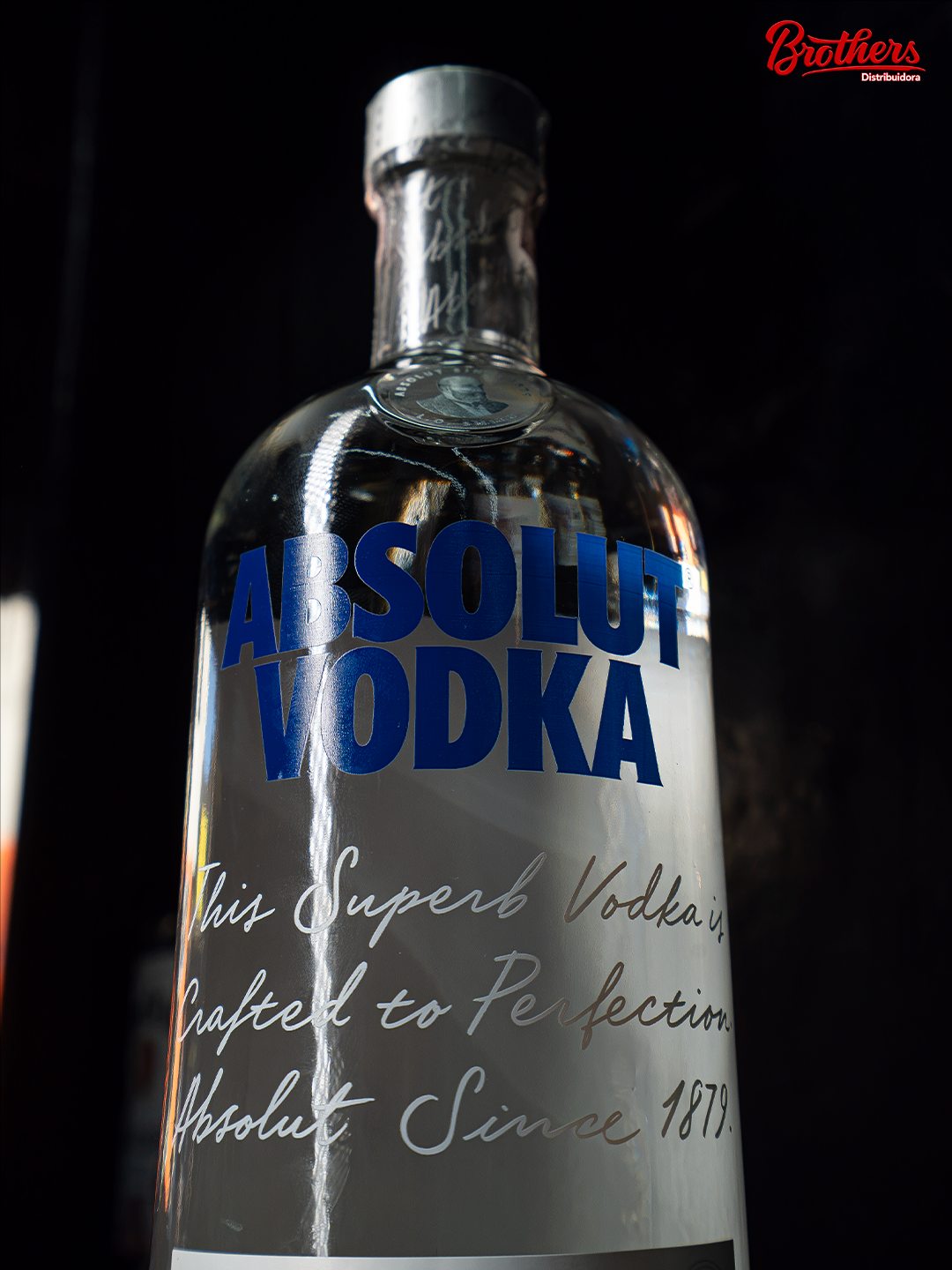 Garrafa de Absolut Vodka em foto real da Brothers.