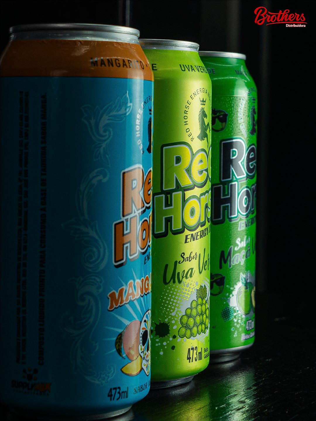 Latas e bebidas geladas em fotografia real da Brothers.